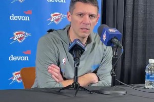 大史：骑士战胜雄鹿哈登超高效率 依然还在练阵容