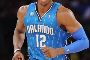 杨毅曾言：霍华德就是没有自主进攻能力的蓝领中锋，都是队友给他创造机会