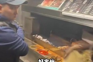 降维打击！凯特琳克拉克第一次国家队首发的表现！